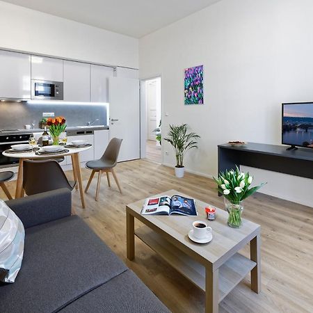Downtown Suites Jugoslavska Прага Екстериор снимка