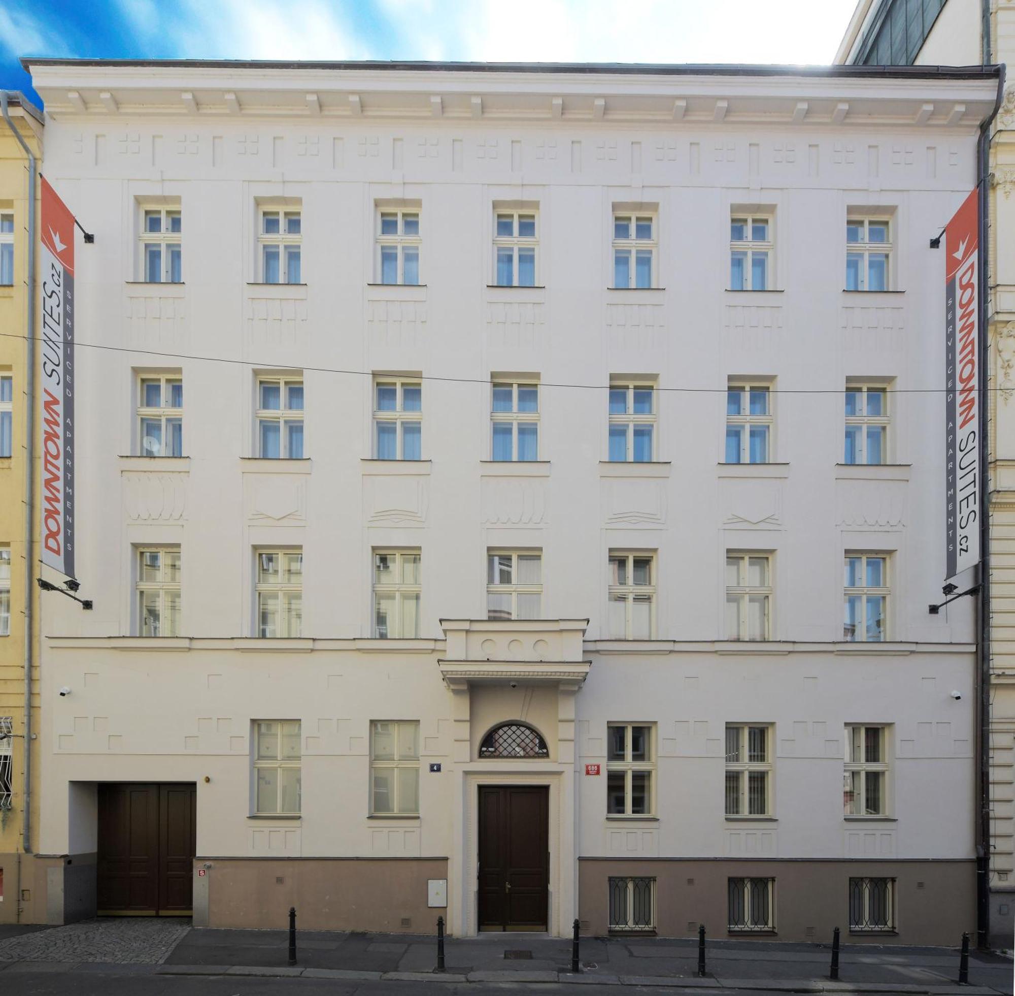 Downtown Suites Jugoslavska Прага Екстериор снимка