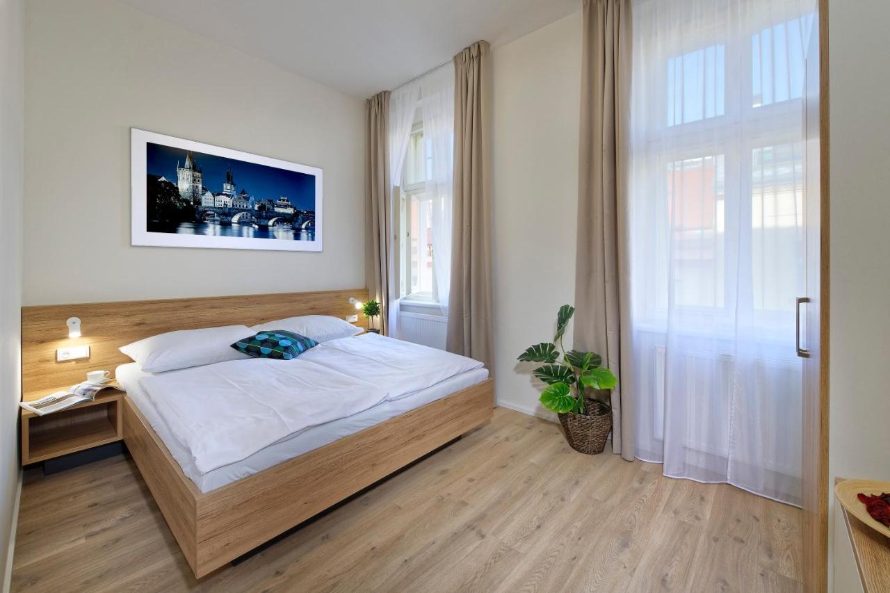 Downtown Suites Jugoslavska Прага Екстериор снимка