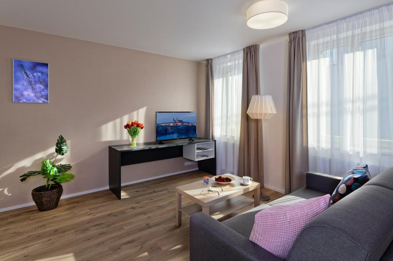 Downtown Suites Jugoslavska Прага Екстериор снимка