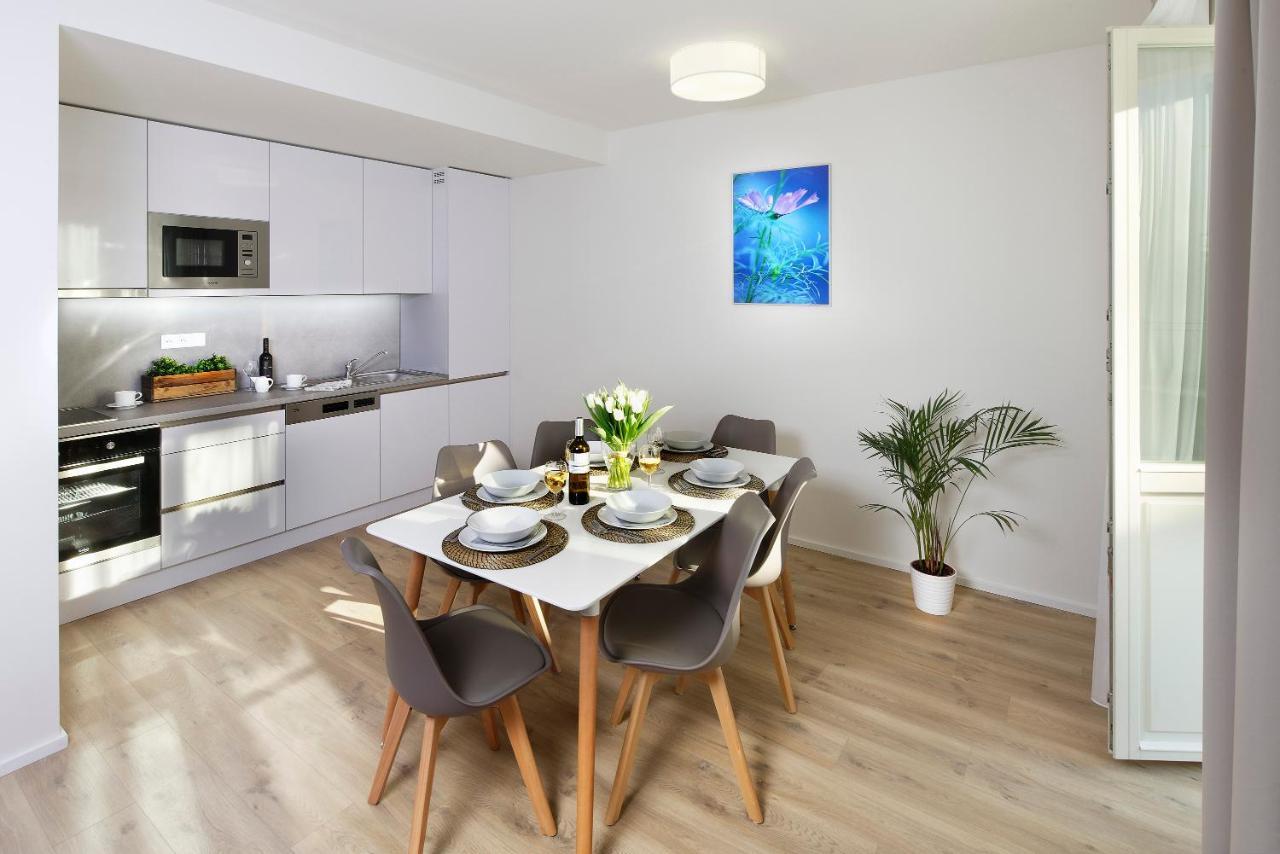Downtown Suites Jugoslavska Прага Екстериор снимка