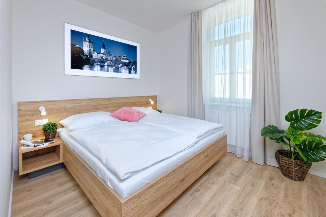 Downtown Suites Jugoslavska Прага Екстериор снимка