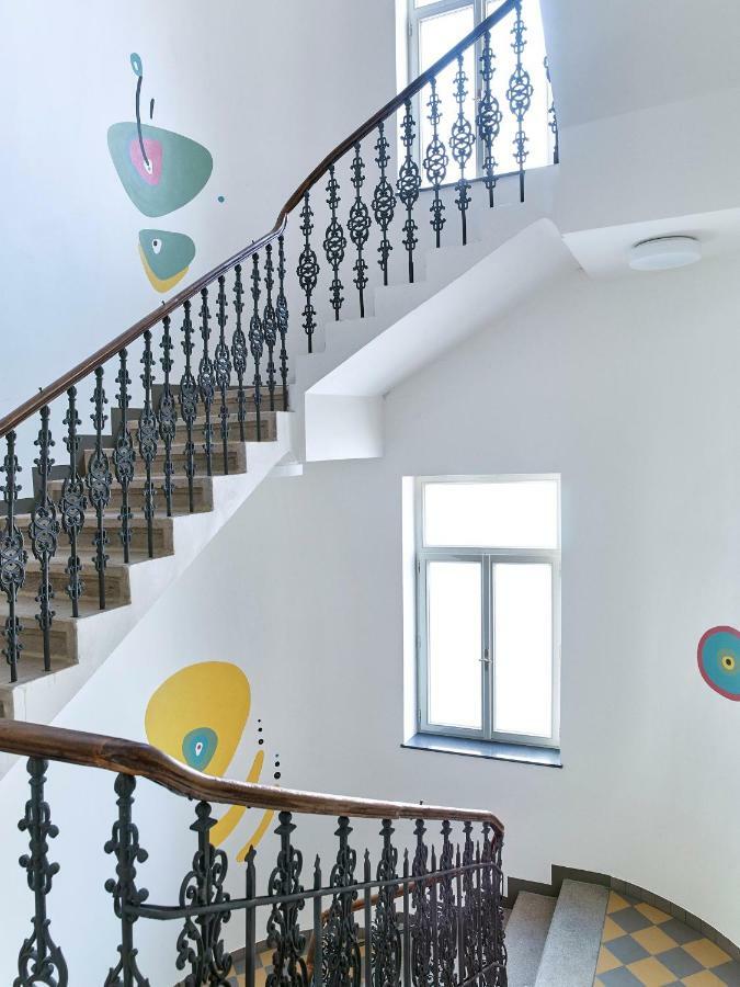 Downtown Suites Jugoslavska Прага Екстериор снимка